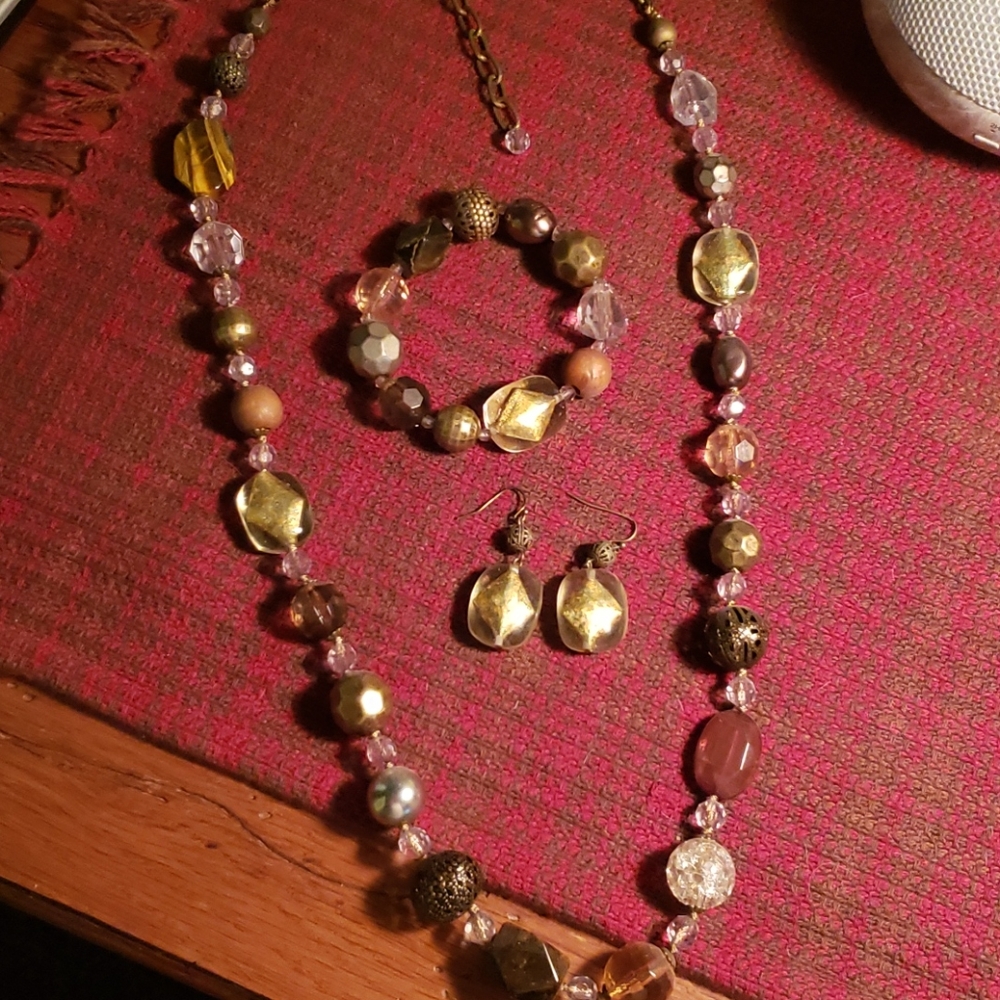 Necklace, earings and bracelet set